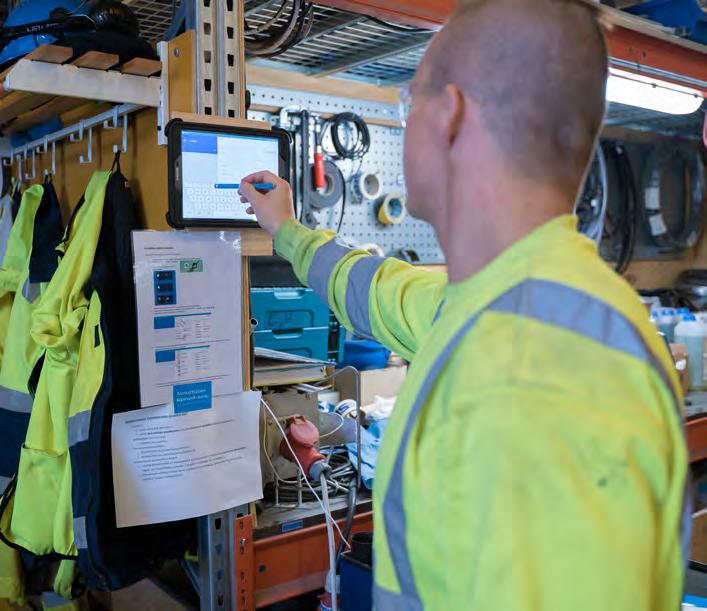 TARJOOMA JA ASIAKKAAT Korkeampi operatiivinen tuottavuus Autamme sinua luomaan organisaatiollesi lisäarvoa ja kiihdyttämään innovaatioiden syntymistä digitalisoimalla ja automatisoimalla
