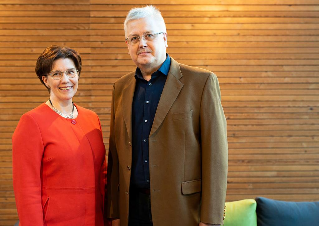 Oikeusrekisterikeskus Dynasty 10 digitalisoi hallintotuomioistuinten toiminnanohjauksen ja asianhallinnan KATSAUS VUOTEEN 2018 Tuomioistuinten ohjelmistot olivat teknisesti vanhentuneita eivätkä