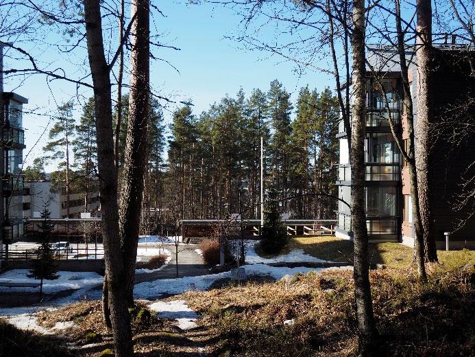 16:146 / KÄRPÄNKUJA 7 / ASEMAKAAVASELOSTUS (6) Näkymä suunnittelualueelle yläpuolisten kerrostalojen