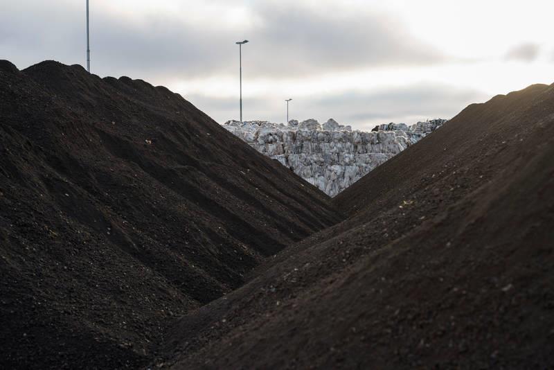 36 Kuva 10, Rakennusmateriaalina hyödynnettävää kuonaa erotteluprosessin jälkeen (Lähde Fortum Recycling and Waste Solutions 2017) Kuva