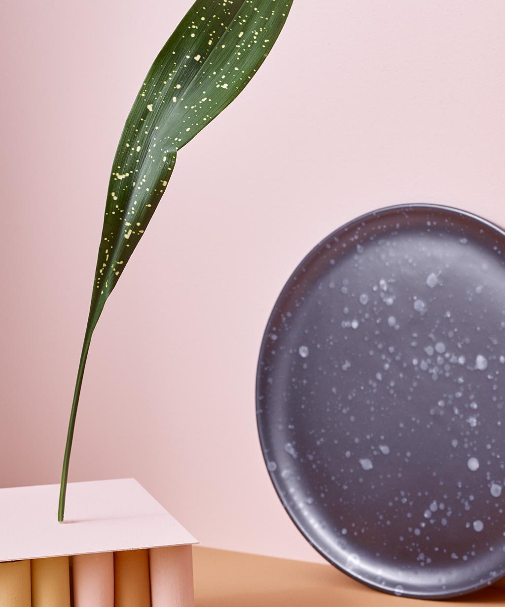 7 CSR-STRATEGIA STOCKMANN // VASTUULLISUUS 2018 STOCKMANNIN CSR-STRATEGIA JA -LUPAUS Vuonna 2018 laadittiin ja hyväksyttiin Stockmannin CSR-strategia vuosille 2019 2021.