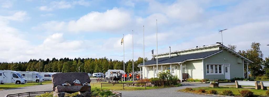 22 SF-C YT-KASI 2019 SF-C LOHENPYRSTÖ ry (069) www.lohenpyrsto.fi S F - C A R A V A N LOHENPYRSTÖ LOHENPYRSTÖNTIE 53 RAAHE www.lohenpyrsto. PUHEENJOHTAJAN PULINAT SF-Caravan Lohenpyrstö ry Mietteitä Lohenpyrstöstä Lohenpyrstön mennyt kesäkausi oli vilkas.