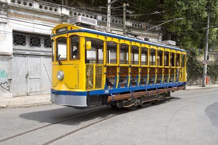 5 y VYÖHYKE Tarkennus seuraa kohdetta valitussa