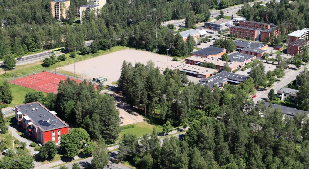 VE1 Kourulan aluekeskus: Alue on pääosin rakennettua ympäristöä eikä alueella ole säilynyt alkuperäistä luonnonympäristöä. Alueen maasto on rakennetuilla alueilla tasaista.