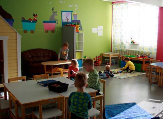 Koulu kylän monipalvelukeskuksessa Eskolan Kyläpalvelu Oy