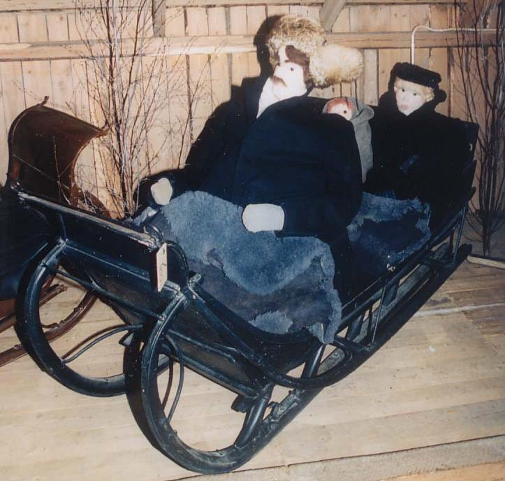 Jämsän Karjalatalon yhteydessä Valkjärvimuseossa. Kun Karjalatalo myytiin, siirrettiin kalustoa pitäjäseuran pj.
