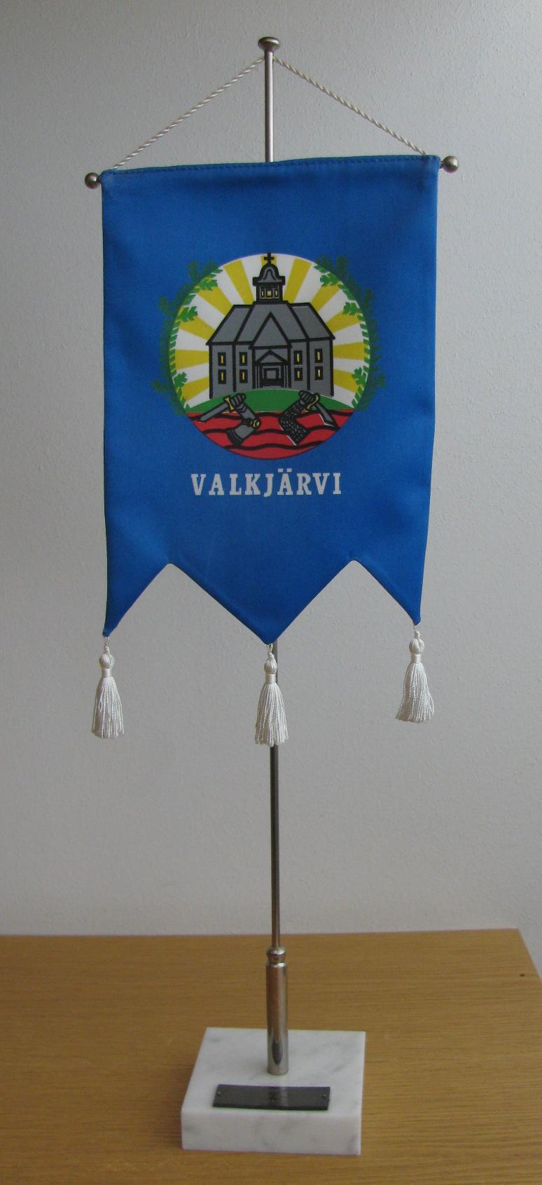 -- Lippu on vuodelta 1967, siinä on pitäjäviirin väreissä sama