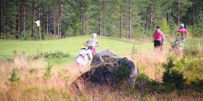 KAPTEENI Kävijämäärät ja asiakaskyselyt kertovat, että kentällä viihdytään. KAPTEENIEN TERVEISET Takana kaiken kaikkiaan, hieno erittäin aktiivinen golfkausi 2017.