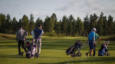 YLEISTÄ Golf on parasta vapaa-aikaa yhdessä ystävien tai perheen kanssa.