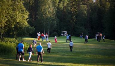 YLEISTÄ Toimintamme perusteella Suomen Golfliitto asetti seuramme kolmen ehdokkaan joukkoon, josta valittiin vuoden 2017 golfseura. Tästä voimme olla ylpeitä.