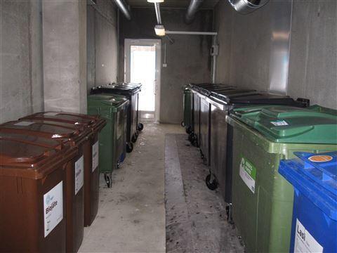 Sivu 26 / 35 3.13. Jätehuolto Jätehuolto: jätehuone sijainti: 1.kerros Kiinteistön käytössä on jätehuone. Kiinteistössä palo-osastoitu jätehuone 3.14.