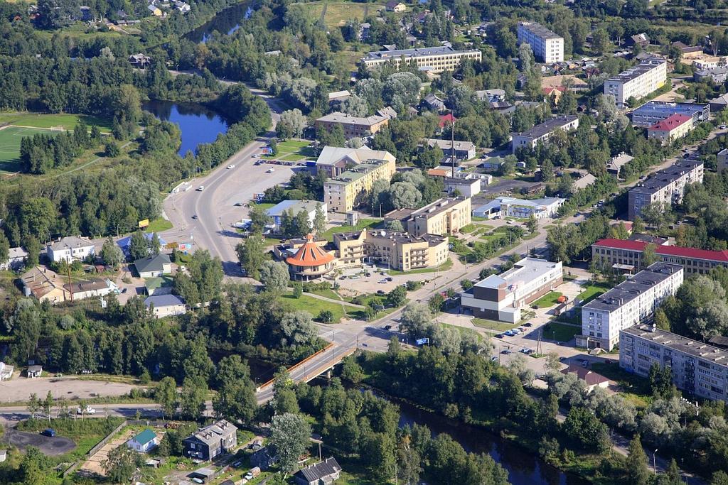 3 Tiistai 21.5. Nautimme aamiaista klo 7.30, jonka jälkeen ajamme noin 40 kilometrin matkan kohti Aunuksen kaupunkia.