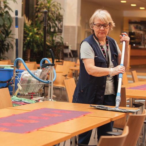 Huomioimme ympäristönäkökulmat henkilöstöjohtamisen toimintatapoja kehittäessämme. Oikeudenmukaisuus Kohtelemme kaikkia työntekijöitämme tasa-arvoisesti, yhdenvertaisesti ja oikeudenmukaisesti.