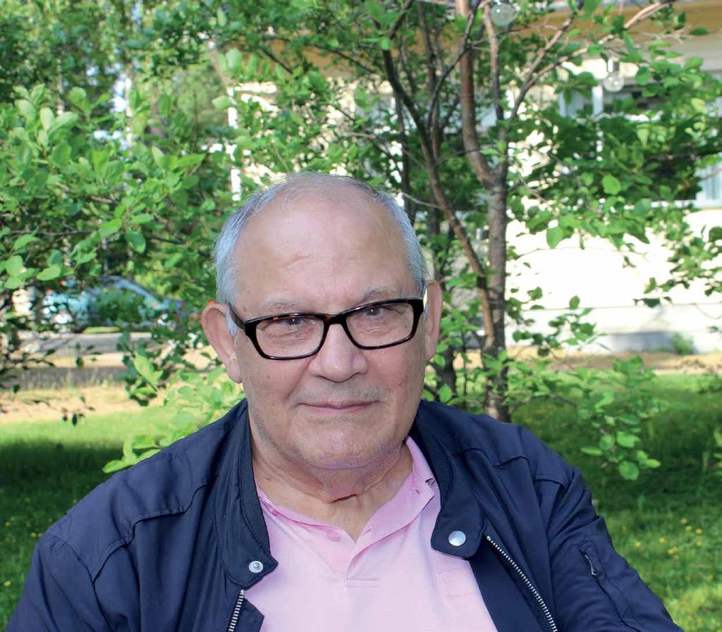 Väinö Lindbergin muistoja kärrypoluilta ja punaisilta matoilta Viime kesän romanikielen kesäkoulussa oli mahdollisuus kuulla kahtena päivänä sosiaalineuvos Väinö Lindbergin muistoja pitkän elämän