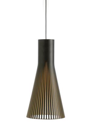 This Secto Design pendant uses the patented ceiling suspension by Dezall. Easy and quick to install, enables the ceiling cup to sit perfectly tight against the ceiling.