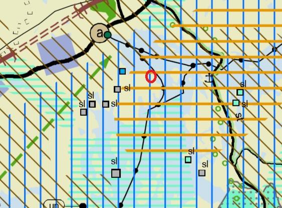 2 Maankäytön nykytilanne Kaava-alue on pääosin metsämaata. Rannassa sijaitsee pienehkö mökki/saunarakennus. Naapurustossa on muuta vanhempaa loma-asutusta. Alueelle tulee yksityistie.