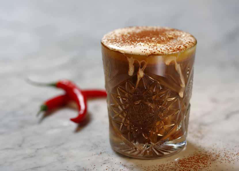 Bravilor Bonamat lasipannukeittimet Espressot ja erikoiskahvit Chilikahvi 1 lattelasi 1 tl Nutellaa 1 hyppysellinen chilijauhetta 1 dl suodatinkahvia (esim.