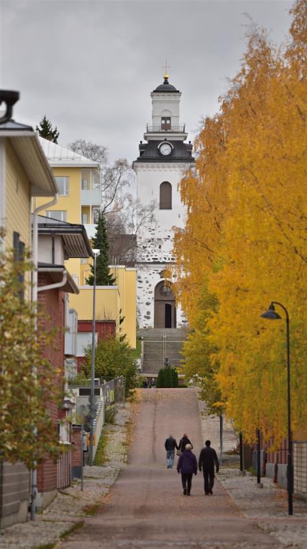 SUORITUSLISÄJÄRJESTELMÄ KUOPION EV.LUT. SEURAKUNTAYHTYMÄSSÄ SISÄLTÖ 1) Arviointikriteerit... 2 2) Suoritustasot... 2 3) Arviointijakso... 2 4) Kehitys- ja arviointikeskustelut... 3 5) Päätöksenteko.