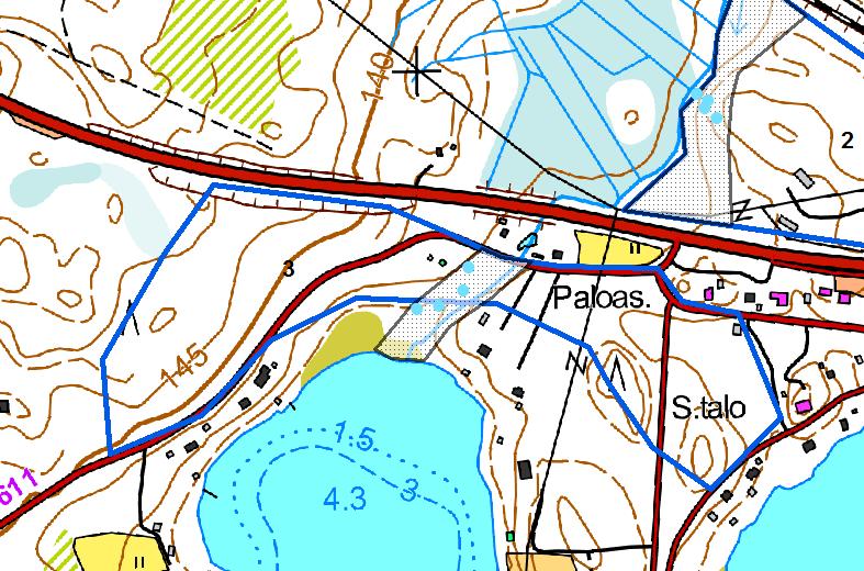 Kuva 4. Puronvarsi suositellaan rajattavan maankäyttöömuutosten ulkopuolelle kuvan esittämän rajauksen mukaisesti.