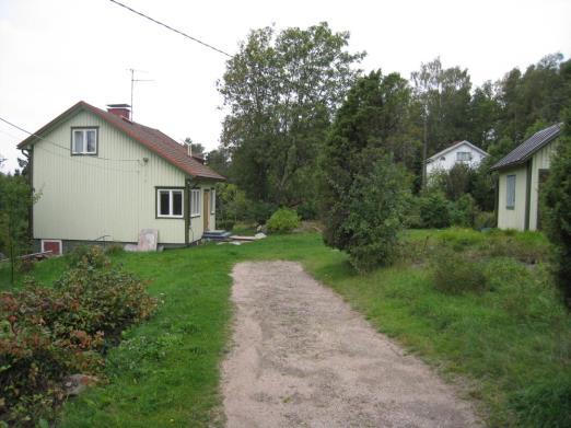 NIINIJOEN KYLÄALUEEN OSAYLEISKAAVA 29 sr/12 Simola Kohdetyyppi: Osatalo Rakennusaika: 1935 Arvo: Historiallisesti ja ympäristöllisesti arvokas Arvoluokka: Paikallinen Kuvaus: Osatalo.