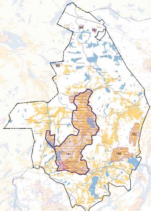 NUMMI-PUSULA Maakunnallisesti arvokas kulttuuriympäristö Valtakunnallisesti merkittävä rakennettu kulttuuriympäristö (RKY) Kuntaraja Valtakunnallisesti arvokas maisemaalue Pelto