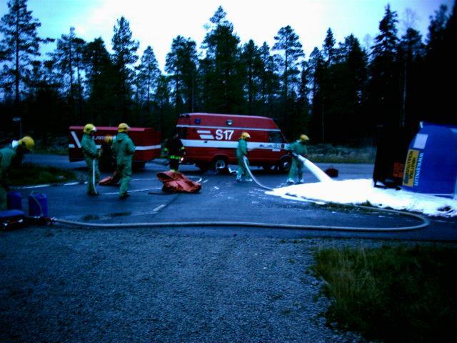 saaneita asuja ei voi turvallisesti käyttää, edes pesun