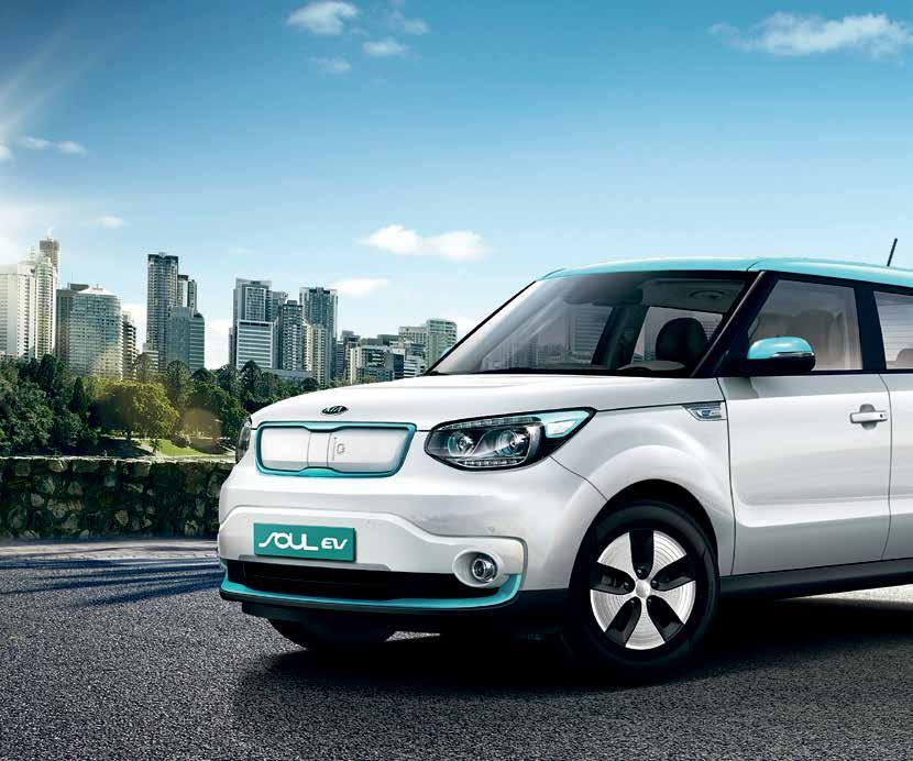 Ainutlaatuinen 7 vuoden takuu Jokaisella Kialla on 7 vuoden tai 150000 km:n takuu, kolme ensimmäistä vuotta ilman kilometrirajaa Valmistaudu aloittamaan päiväsi sähköisesti Kia Soul EV:n kanssa!