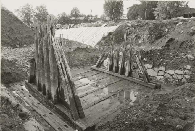Pohjoisen polygonin vallihaudan täyttämisen yhteydessä 1870-luvun alussa peitettiin myös vallihaudan ylittävän puusillan rakenteet maalla. Ne kaivettiin esiin vuosina 1980 ja 1981.