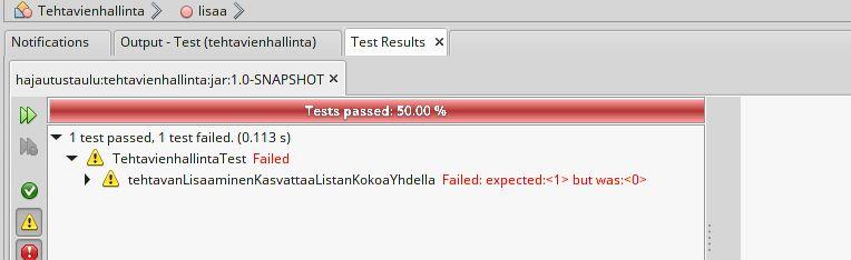 Lisätään luokkaan Tehtavienhallinta metodi lisaa ja suoritetaan testit. Metodi ei tässä vaiheessa tee vielä mitään. Alussa lisäämämme testi menee läpi, mutta edellä lisätty testi ei.