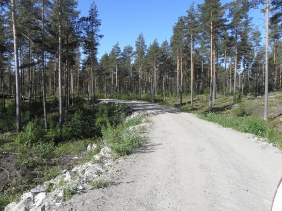 Pellonparannustoimenpiteen valmistelu Esimerkkikustannuslaskelma 15000m ja 10 ha:n peltolohko Pellonpinnan muotoilusuunnitelma: (=hankkeen tarve) Peltopainauman muotoilu ja vastaanotettavien