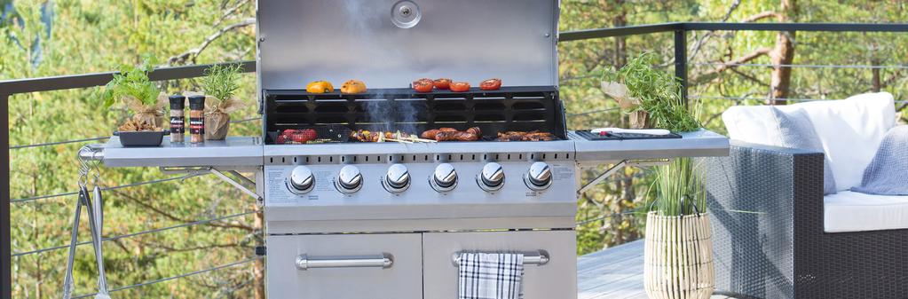 Joku grillaa perinteisesti makkaraa ja pihviä sudennälkäisille, toinen simpukoita juhlaillalliselle.