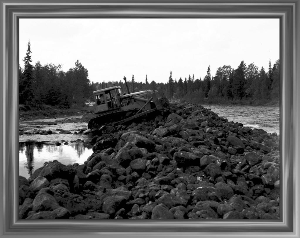 Simojoen pääuoman kunnostustarpeen syy Simojoen pääuoman kalataloudellinen kunnostustarve aiheutuu uiton tarpeisiin tehdyistä koskien