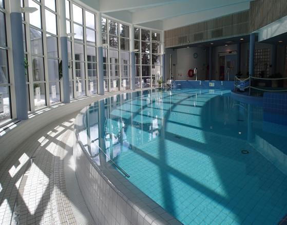 Virkistysaltaat ja kuntoallas ma-pe klo 14.00-21.00 la klo 09.00-21.00 su klo 10.00-18.00 Hinnat Aikuiset 8 lapset (5-15 v.) 4 Perhelippu 20 (2 aik. ja max. 3 alle 15v.