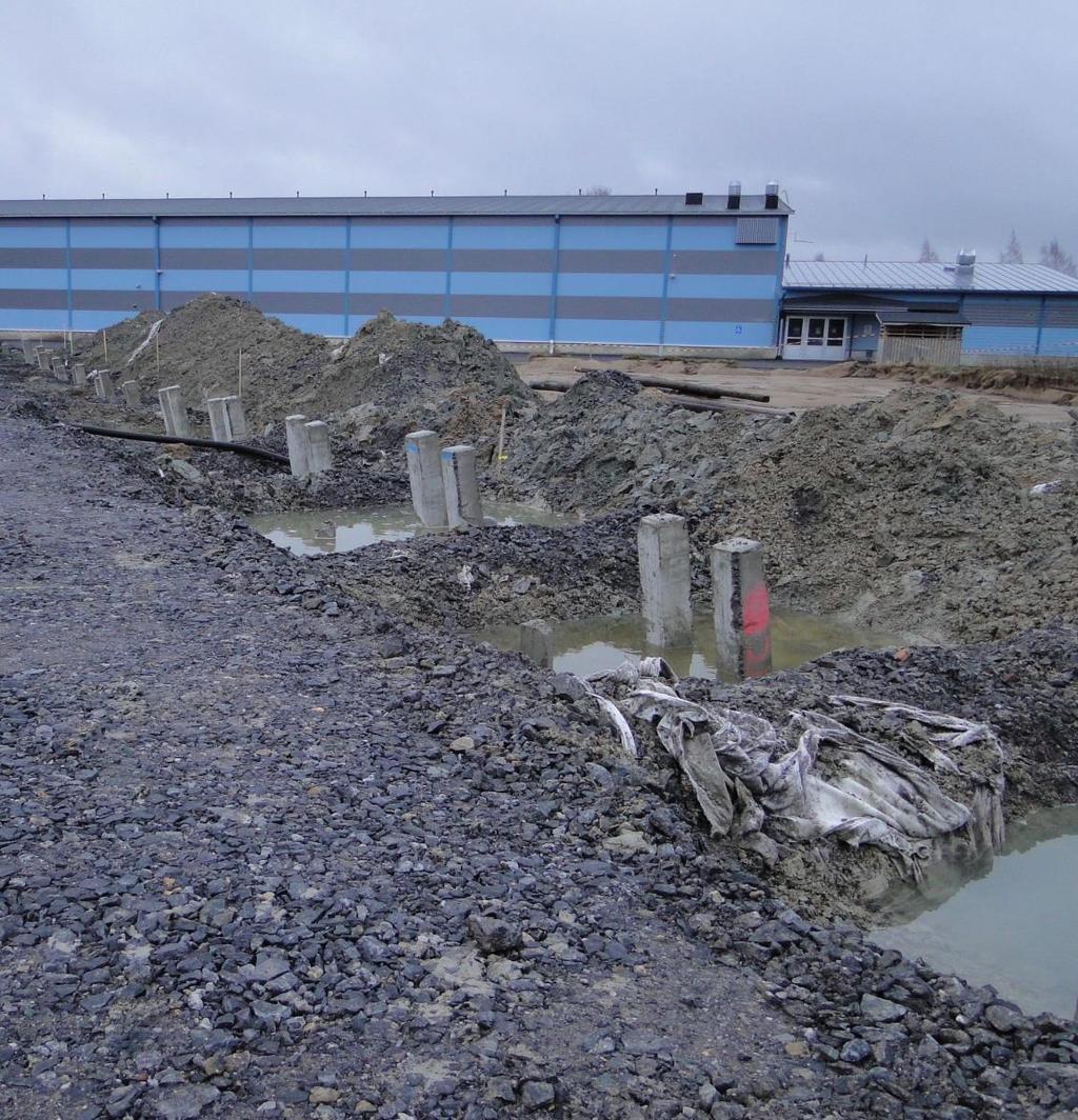 a. ylemmän tason tavoitteet, joiden osa hanke on - b. hankkeen tavoitteet 4.2 Toteutus Hankkeen tavoitteena oli rakentaa energiatehokas urheiluhalli. a.