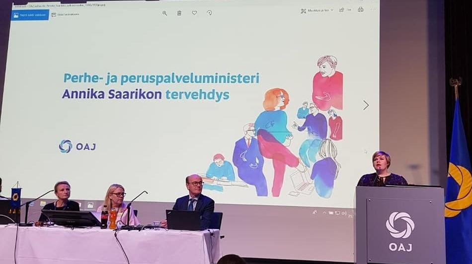 Kuvat: Riina Hilo Kokouksen avasi OAJ:n puheenjohtaja Olli Luukkainen.