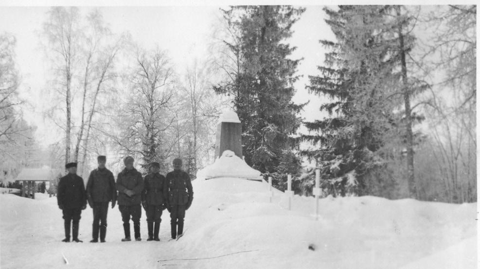 SEURASSA TAPAHTUU 6.12. Kynttilät palamaan sankarihaudoille ja -muistomerkeille Itsenäisyyspäivänä Luovutetun Karjalan pitäjäseurat vievät Suomen itsenäisyyden 100-vuotispäivänä 6.12. rajan taakse jääneille hautausmaille muistokynttilät palamaan.