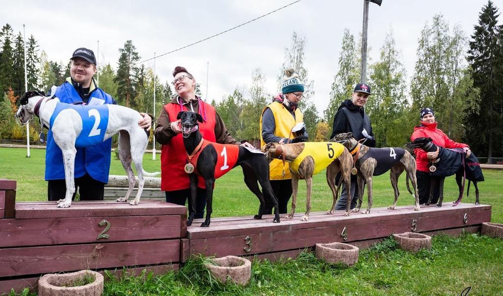 OAKS 2018 TGK:n nuoria podiumille Narttujen suoraan OAKS-finaaliin oli tunkua, kaikki halukkaat eivät päässeet mukaan. TGK:n edustajista Capes Snow Trooper ja The Spitfire pääsivät ja onnistuivat.