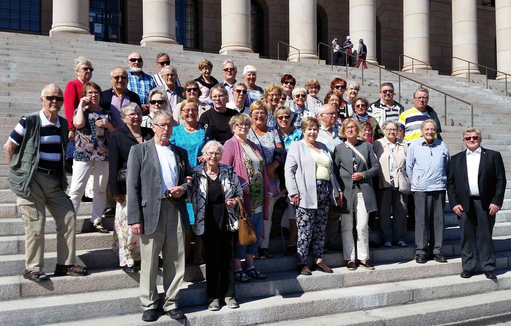 .se. Löpande information och senaste nytt finns på fb-sidan Finska Föreningen Katajaiset Jäät lähti ja kesä tuli Kuva:Sorsat viimeisten jäiden seassa Kuva: Ruotsin edustusryhmä Suomen eduskuntatalon