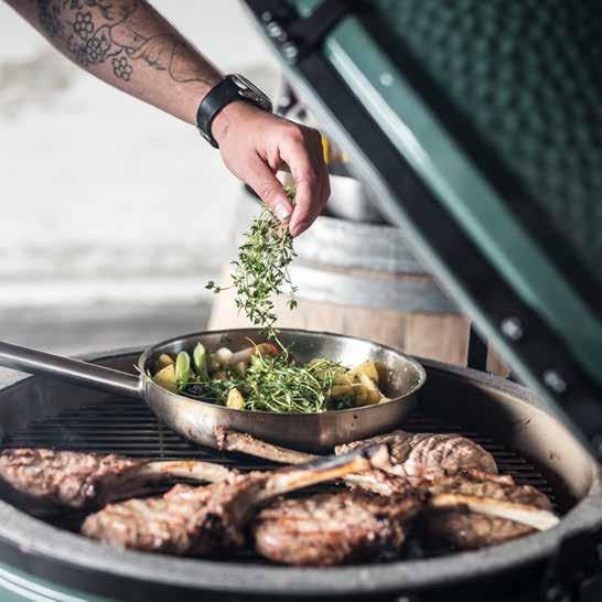 MAGAZINE VAIN KAIKKEIN PARASTA POLTTOAINETTA EGGILLE NAUTI ENJOY!- LEHDESTÄ Big Green Eggissä käytetty puuhiili vaikuttaa osaltaan ruokien makuun.
