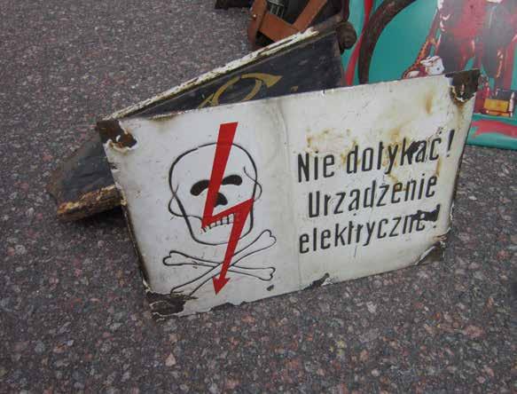 Tapahtuman yhteydessä oli lisäksi mahdollisuus osallistua Hennalan historiakierroksiin sekä Iitin