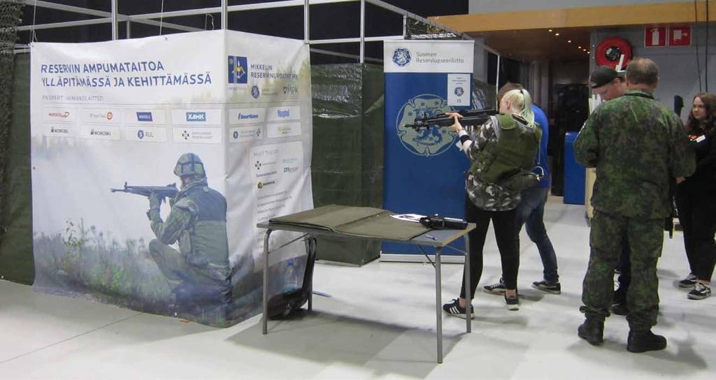 Yllä: Reserviläisten järjestämällä