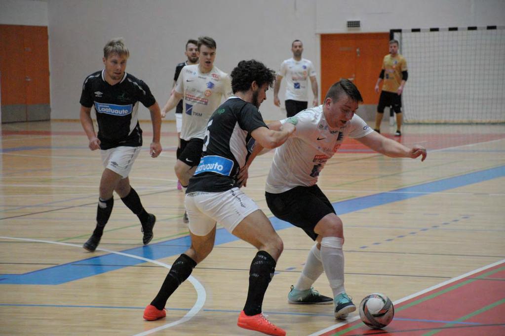 Futsalkausi 2017-2018 jäi myös aikuisten sarjoissa vähän vaisuksi. Miesten Futsal-Liigassa SoVo putosi puolivälierissä suoraan voitoin 0-3 Leijona Futsalille.