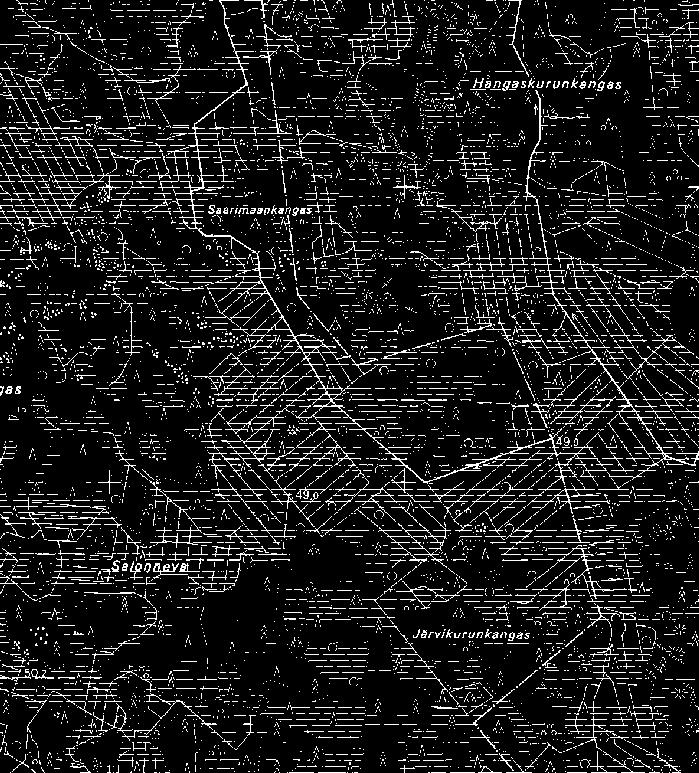 TUTKITUT SUOT 1. Hangaskurunkangas Hangaskurunkangas (kl. 2431 02) sijaitsee noin 6 km Alavieskan keskustasta länteen (kuva 4). Suon ympäristö on ohuen moreenikerroksen peittämää kalliomaastoa.