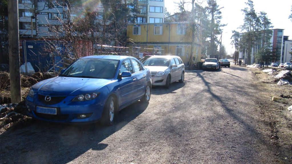 Autoja pysäköity