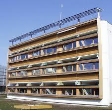 Lämpöolosuhdetutkimus sveitsiläisessä toimistorakennuksessa (2006-2009) LESO Building Lausanne, Sveitsi Kenttätutkimuskohteessa oli 14 työhuonetta eteläfasadilla, ja niissä työskenteli tutkijoita,
