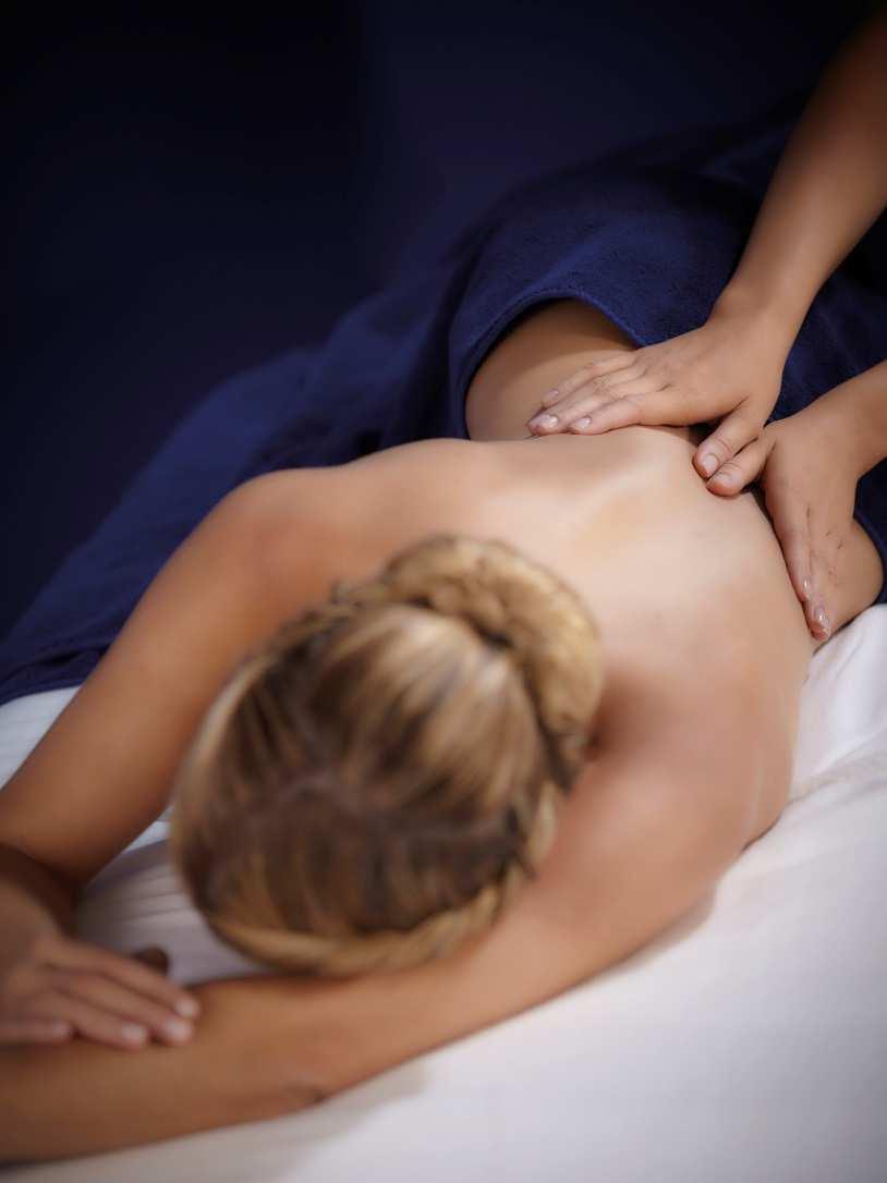 OSA 3 - VARTALO KAPPALE 1 - VARTALOHOIDOT Body MUOKKAAVAT treatment menu SLIMMING vartalohoidot EXPERT SCULPT ZONE 60 min Intensiivihoito vatsa-pakarat-reidetalueelle.