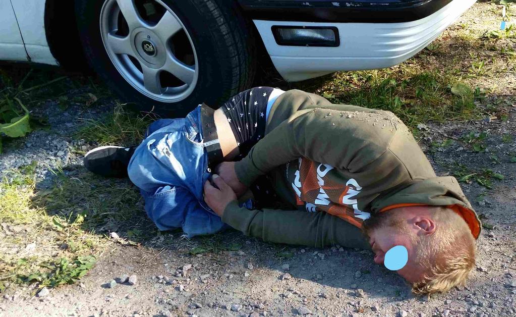 Myytävää oli mahdottomat määrät pitkin ja poikin lentokenttää.