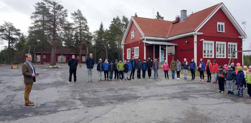 Varhaiskasvatus, esi- ja perusopetus, lukio Varhaiskasvatus Kaikilla alle kouluikäisillä lapsilla on oikeus kunnan järjestämään päiväkoti- tai perhepäivähoitoon.