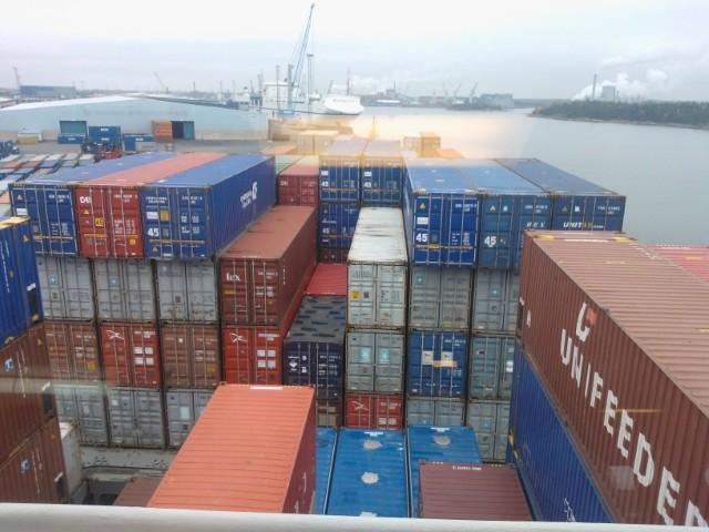 1.1.6 Passengers and cargo Figure 4. Deck cargo seen from the bridge at the Port of Rauma after the accident (Photo: the SIA) There were no passengers on the SYLT.