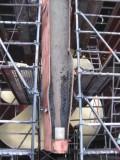 In the inspection carried out at the yard, it was noticed that there were no extra marks on the supporting lug.